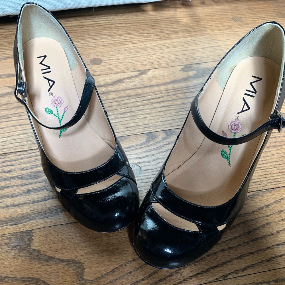 Dressy shoes